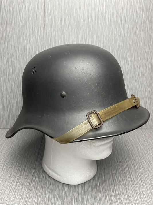 RARE GERMAN WW2 REICHSLUFTSCHUTZBUND HELMET W/ ERSATZ LINER & PLASTIC CHINSTRAP