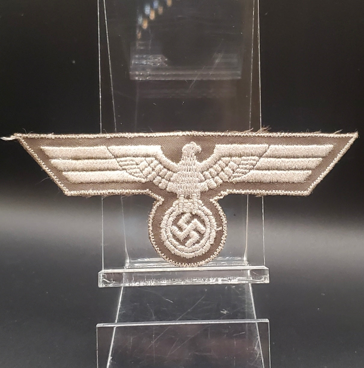 GERMAN WW2 HEER BREAST EAGLE LATE VARIANT UNISSUED & ALBUM REMOVED