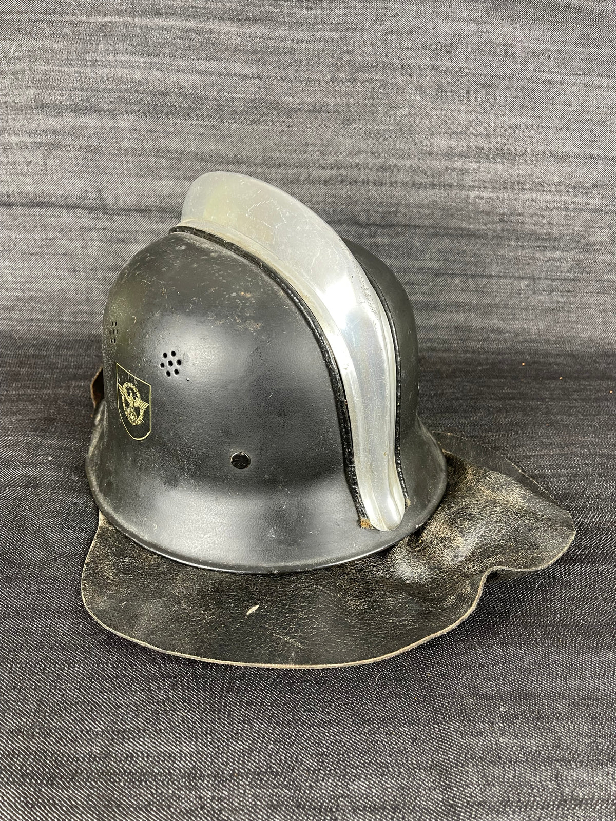 STUNNING GERMAN WW2 FIRE BRIGADE DOUBLE DECAL HELMET W/ ORIGINAL COMB LINER CHINSTRAP AND NECK PROTECTION