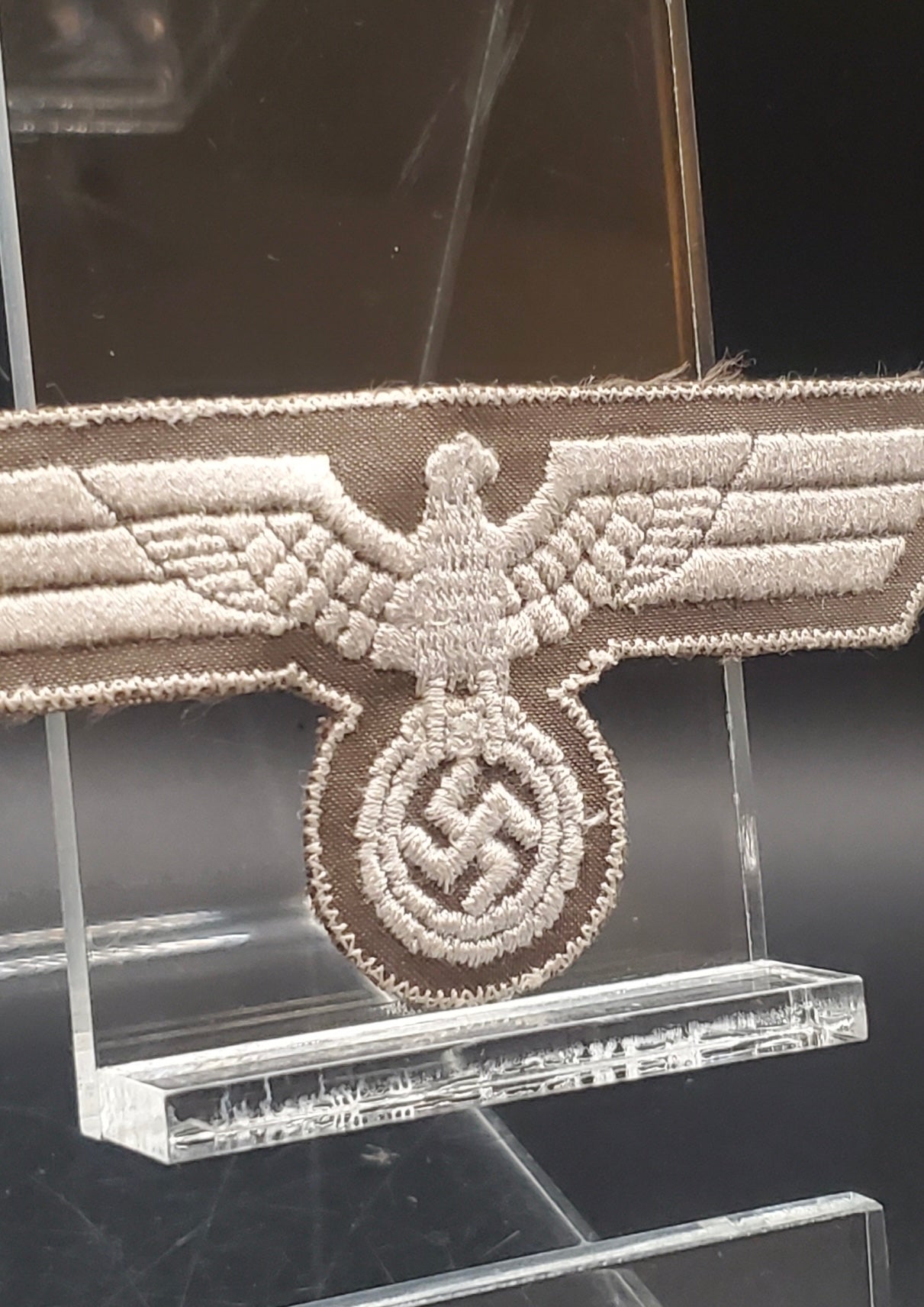 GERMAN WW2 HEER BREAST EAGLE LATE VARIANT UNISSUED & ALBUM REMOVED