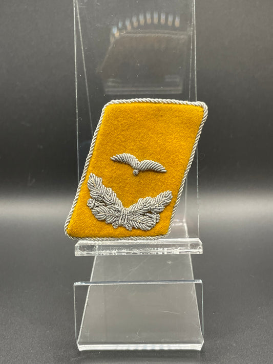 GERMAN WW2 LUFTWAFFE FLIGHT LIEUTENANT SINGLE COLLAR TAB UNIFORM REMOVED