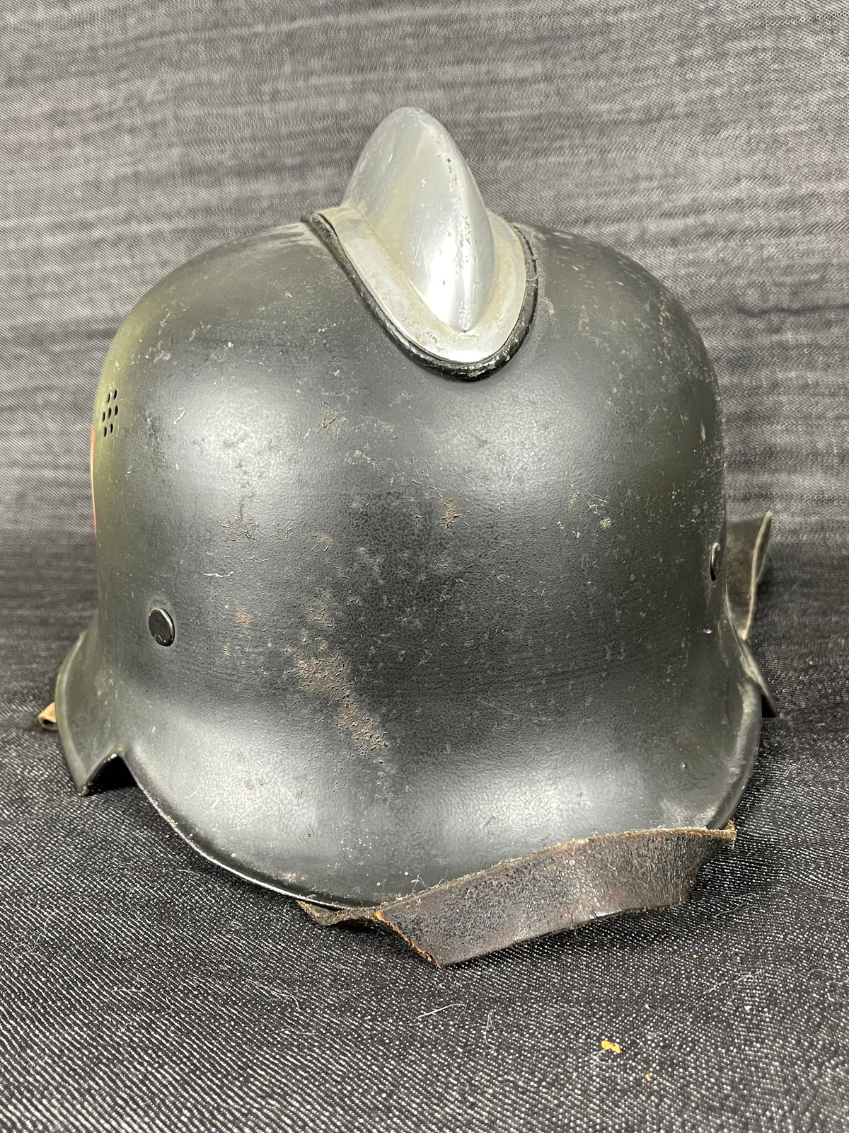 STUNNING GERMAN WW2 FIRE BRIGADE DOUBLE DECAL HELMET W/ ORIGINAL COMB LINER CHINSTRAP AND NECK PROTECTION