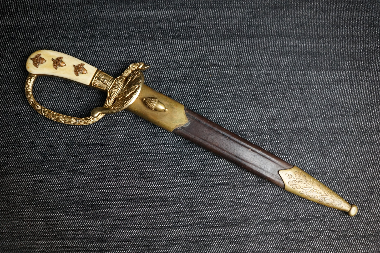 GERMAN WW2 SENIOR HUNTING ASSOCIATION TRIPLE ETCHED CUTLASS BY HORSTER