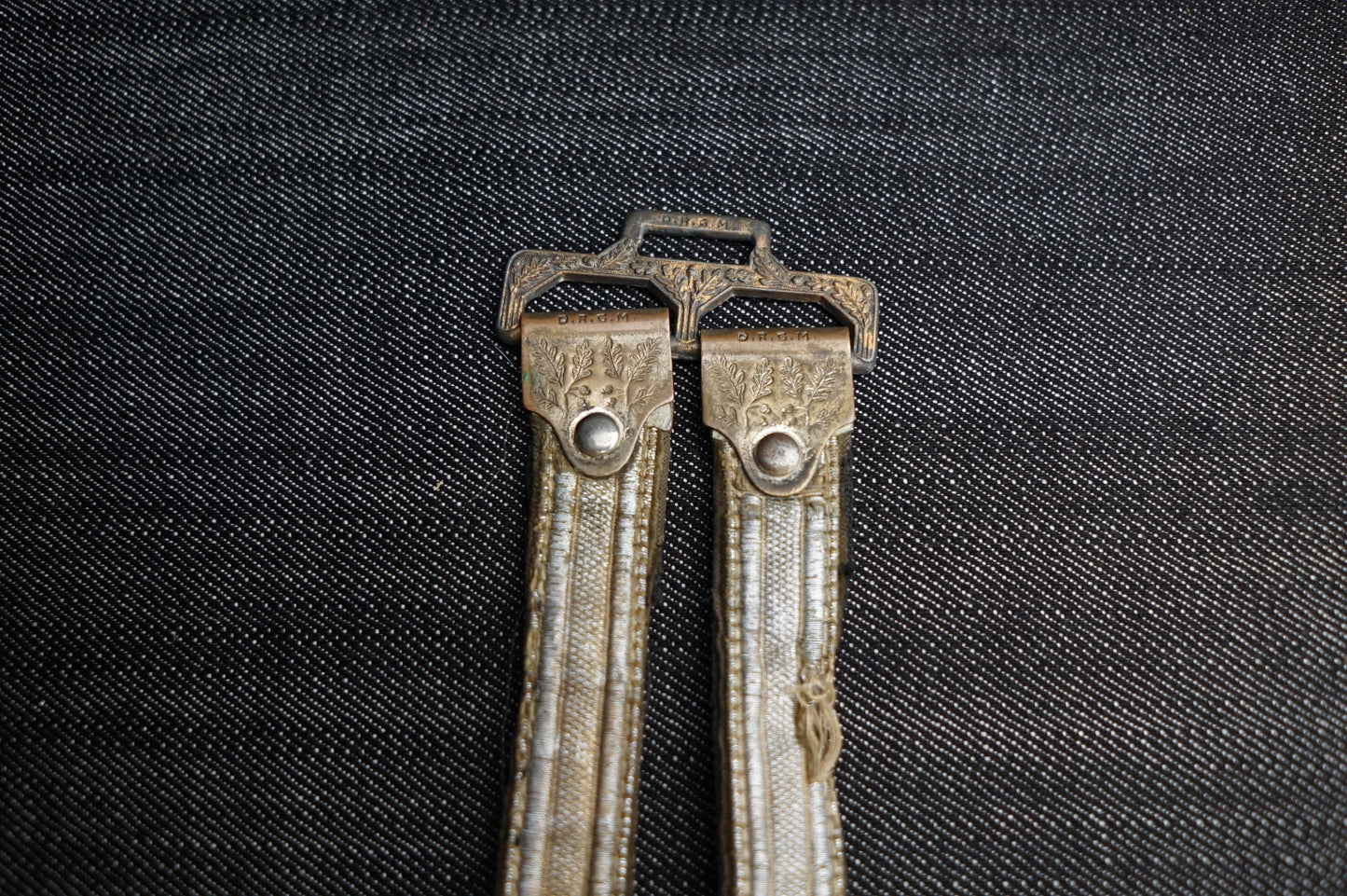 GERMAN WW2 HEER GENERAL DAGGER HANGERS