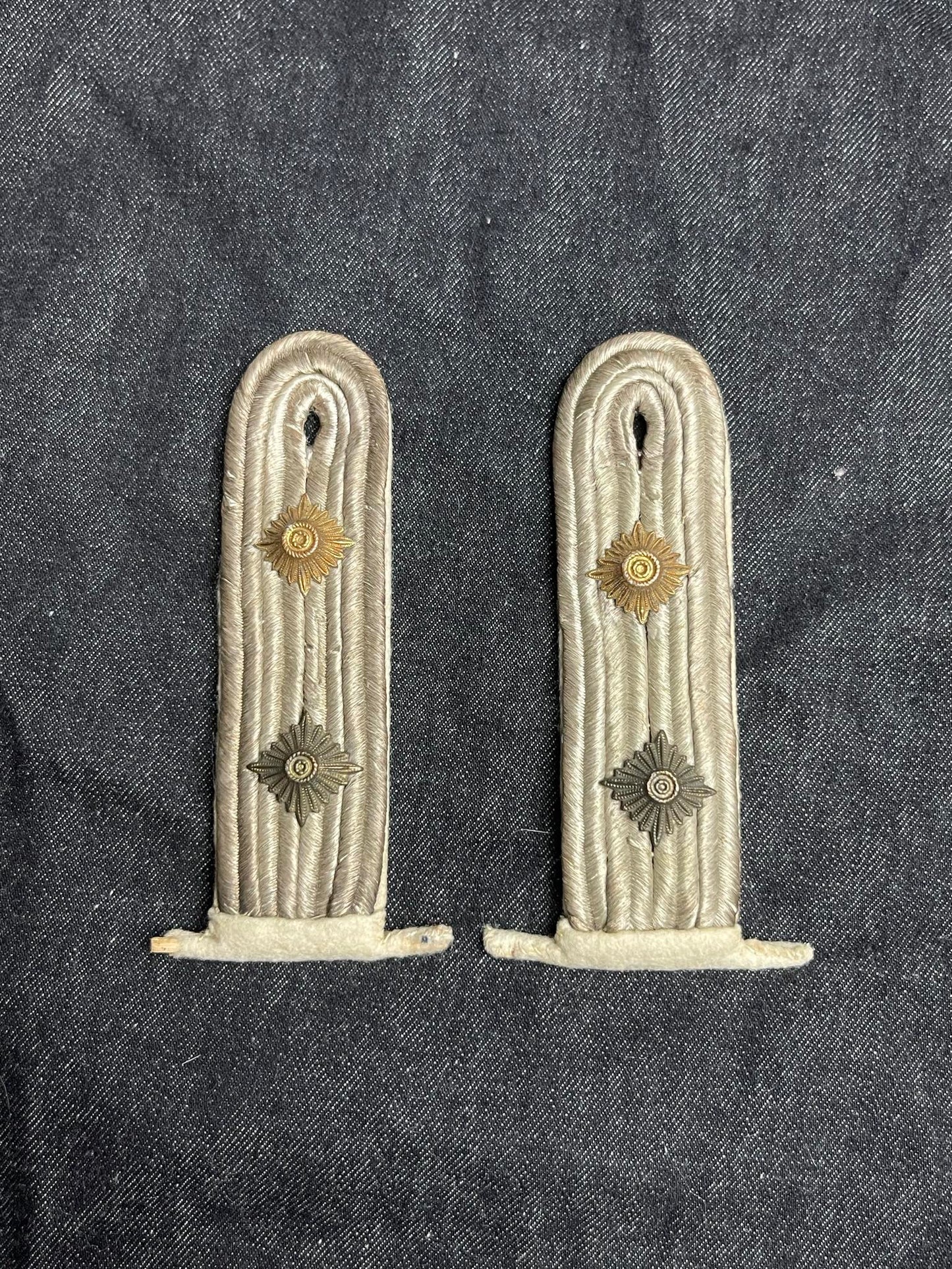 GERMAN WW2 KRIEGSMARINE OFFICER SUMMER UNIFORM SHOULDER BOARDS