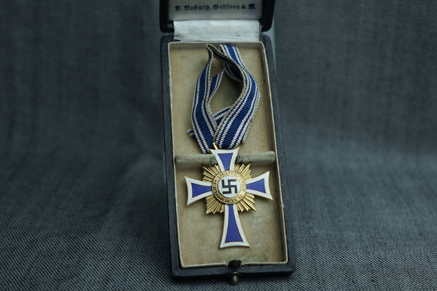 GERMAN WW2 1938 MOTHER CROSS MEDAL GOLD GRADE W/ RIBBON & ISSUE CASE BY ALBERT NOSWITZ, GABLONZ