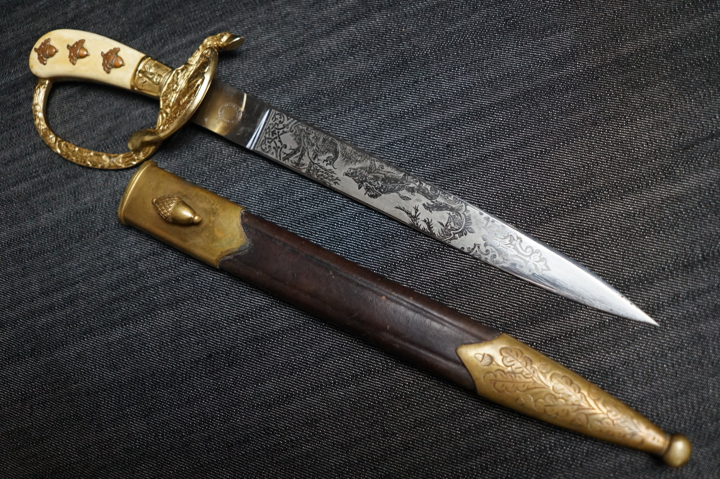 GERMAN WW2 SENIOR HUNTING ASSOCIATION TRIPLE ETCHED CUTLASS BY HORSTER