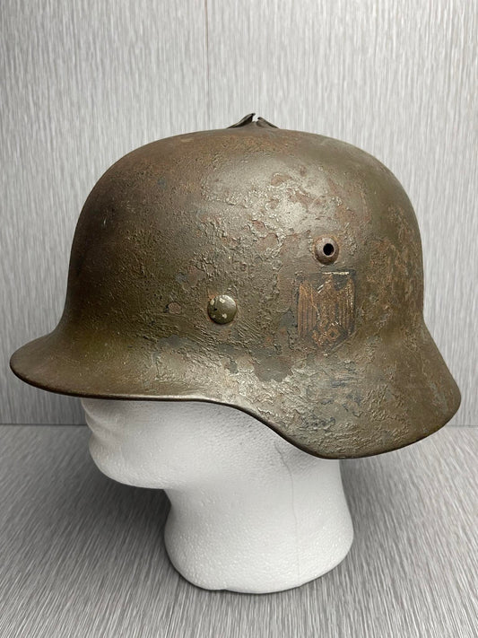 GERMAN WW2 HEER M35 ROUGH CAMO HELMET ET64 BATTLE DAMAGED