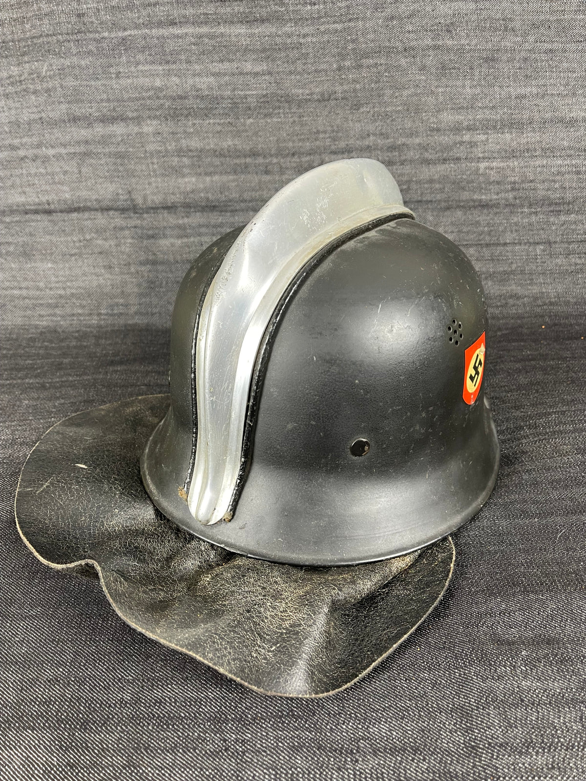 STUNNING GERMAN WW2 FIRE BRIGADE DOUBLE DECAL HELMET W/ ORIGINAL COMB LINER CHINSTRAP AND NECK PROTECTION