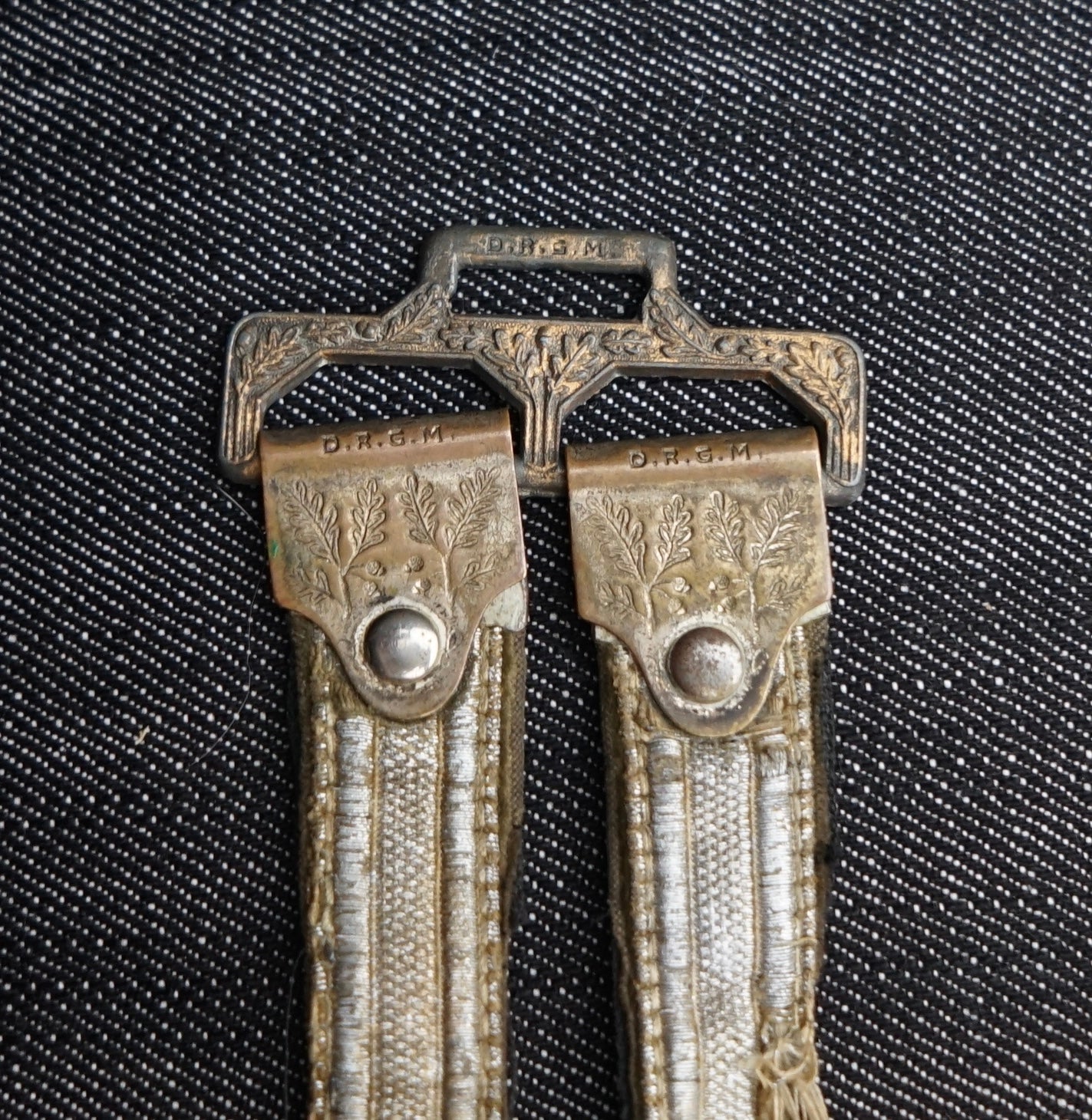 GERMAN WW2 HEER GENERAL DAGGER HANGERS
