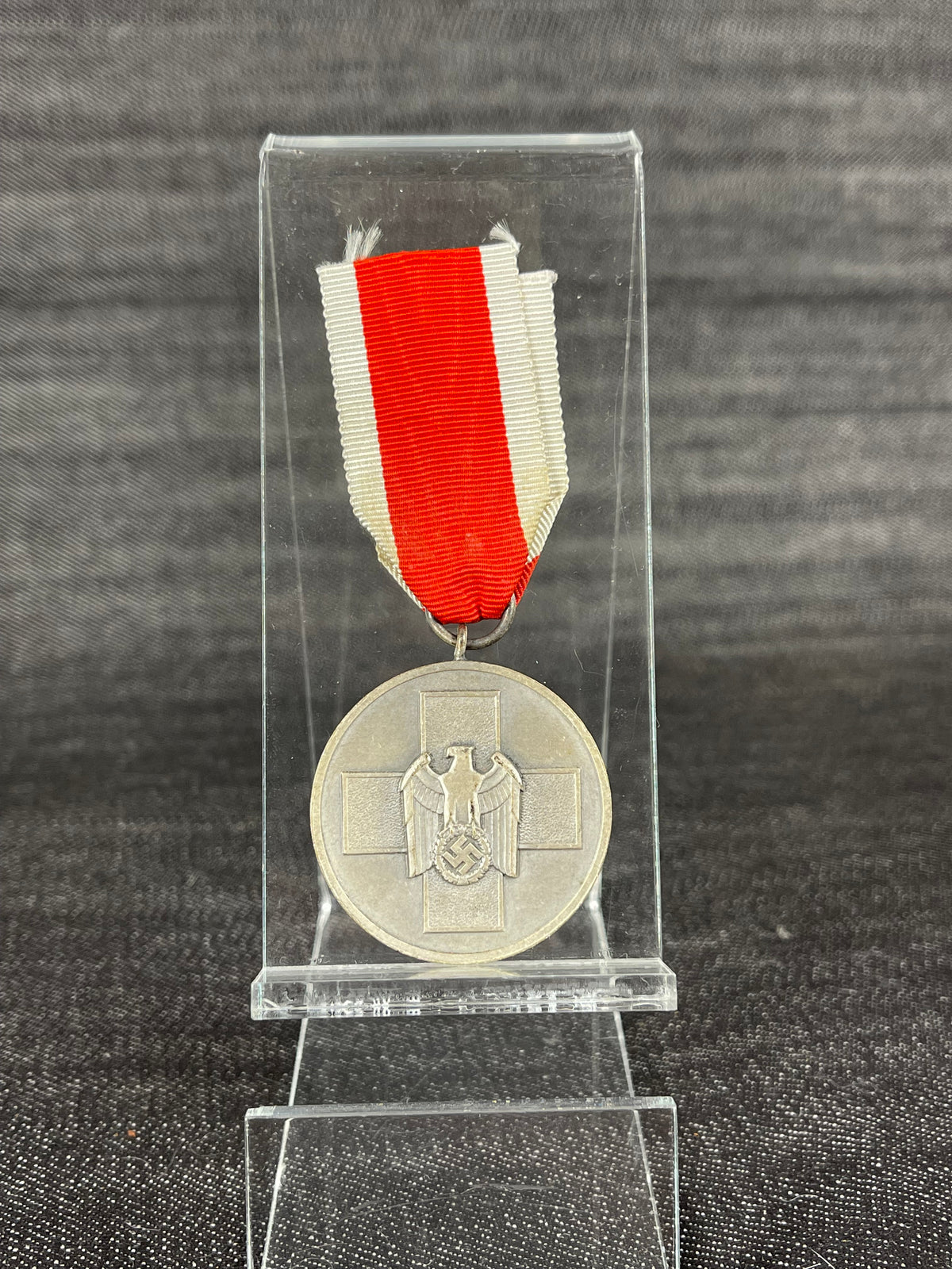 GERMAN WW2 SOCIAL WELFARE MEDAL W/ ORIGINAL RIBBON „EHRENZEICHEN FUR DEUTSCHE  VOLKSPFLEGE 4”