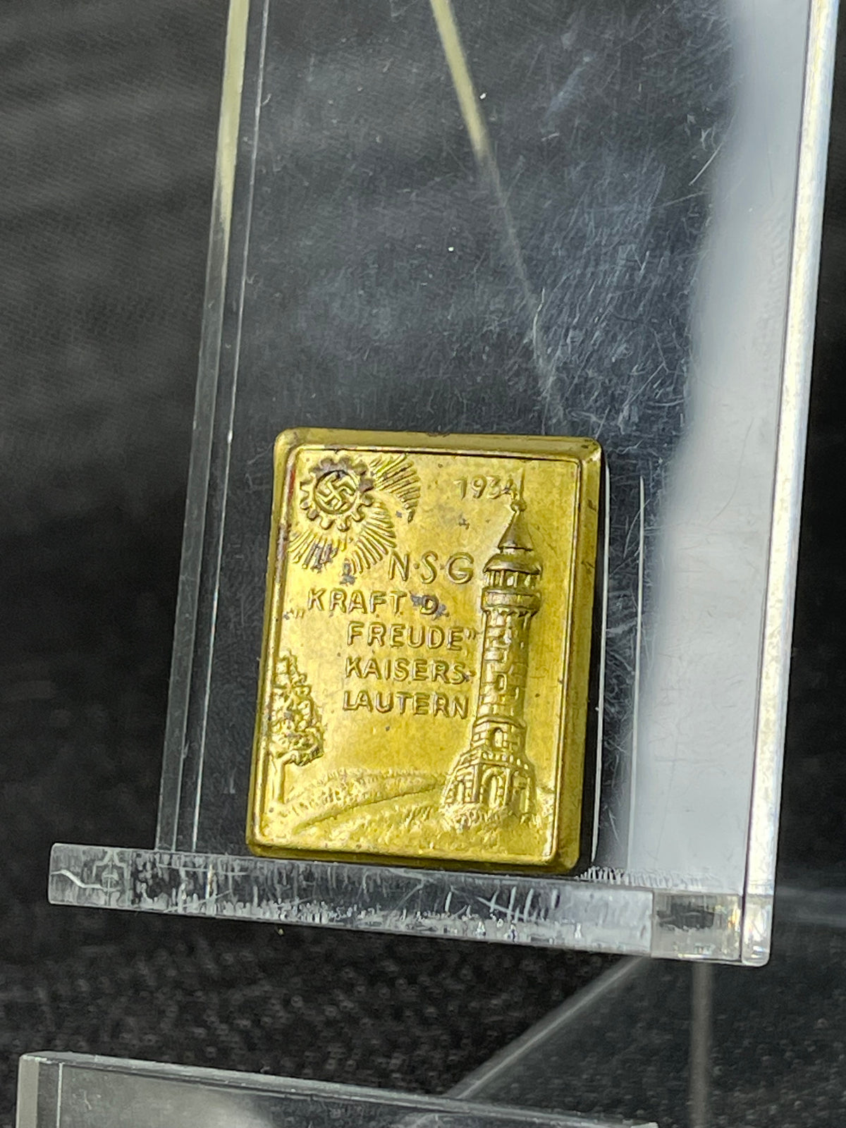 RARE GERMAN WW2 1934 KDF KRAFT DURCH FREUDE KAISERS LAUTERN EVENT BADGE