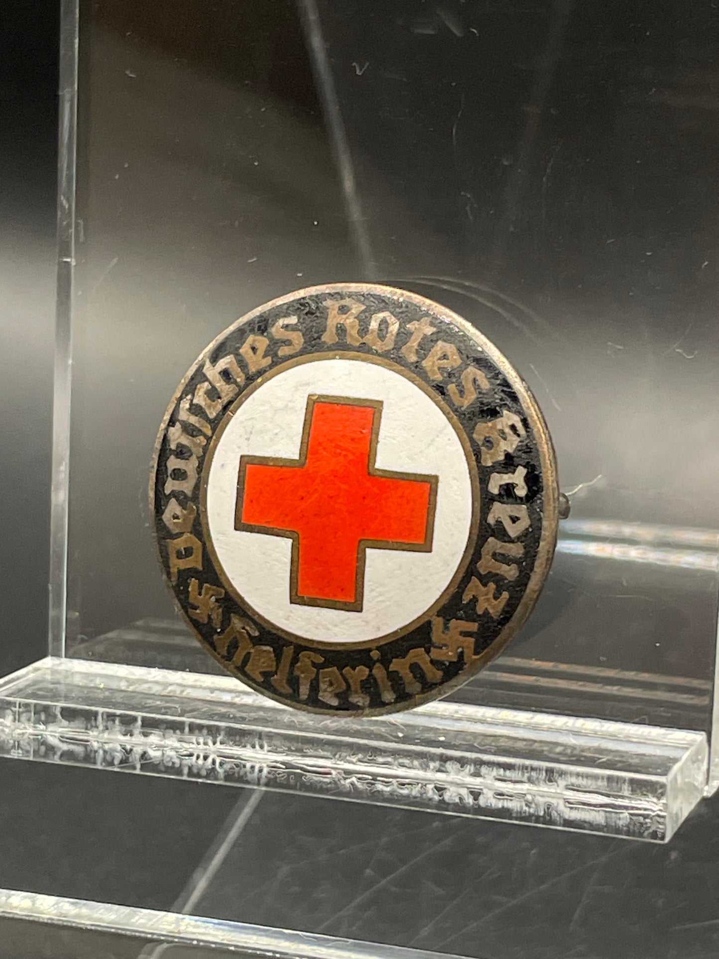 GERMAN WW2 EARLY DRK FEMALE HELPER/NURSE BROOCH BY E.L.M GES. GESCH MARKED