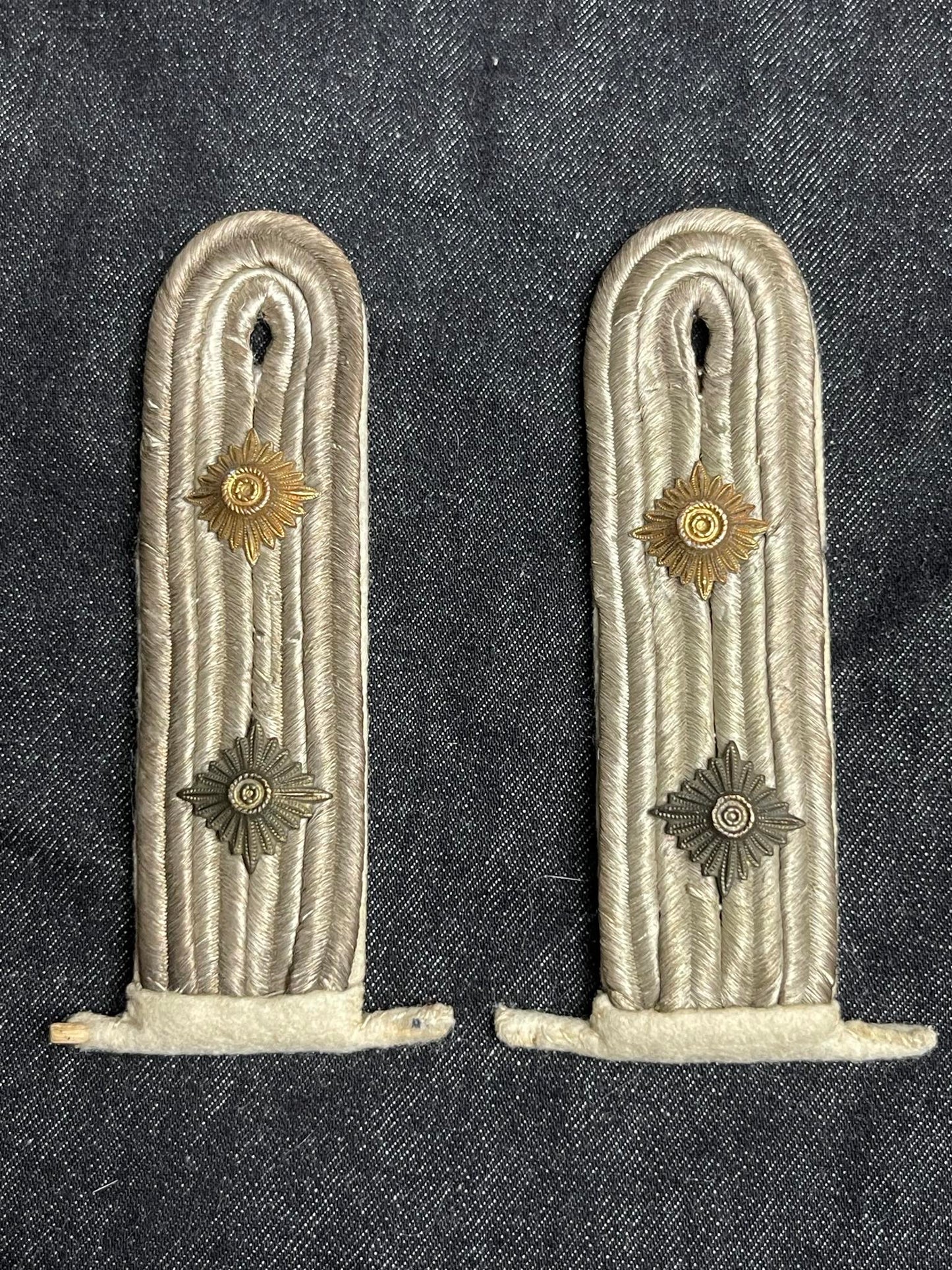 GERMAN WW2 KRIEGSMARINE OFFICER SUMMER UNIFORM SHOULDER BOARDS