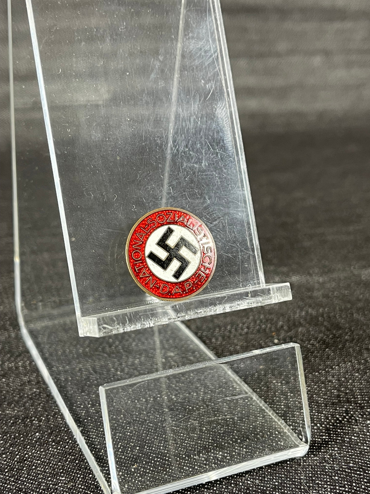GERMAN WW2 NSDAP PARTY BADGE RZM M1/93 BY GOTTLIEB FRIEDRICH KECK & SOHN, PFORZHEIM