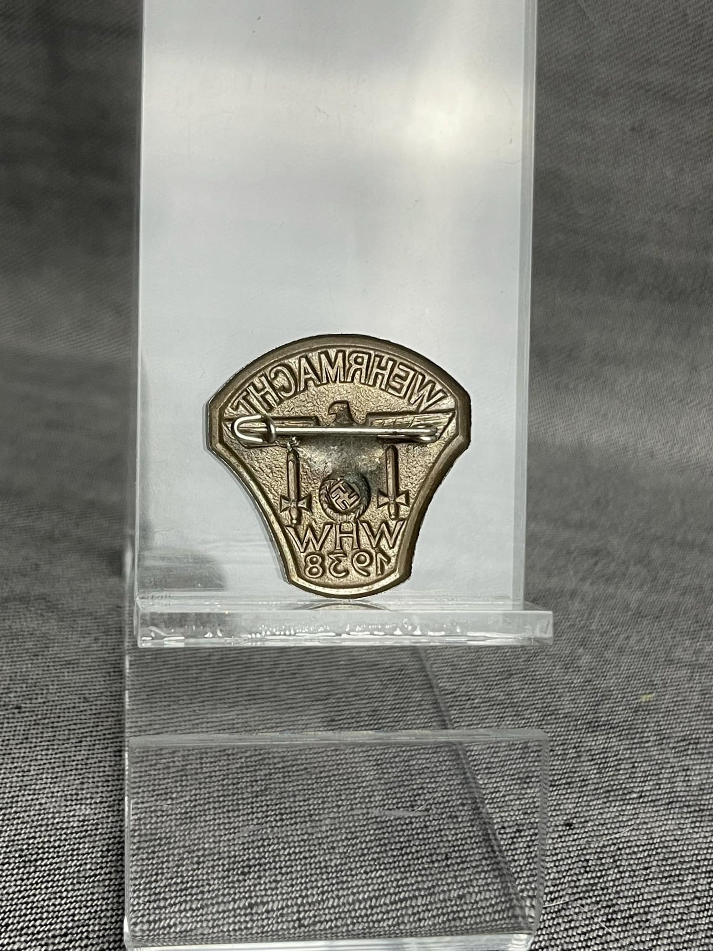 GERMAN WW2 1938 WEHRMACHT WHW DAY BADGE TINNIE RARE