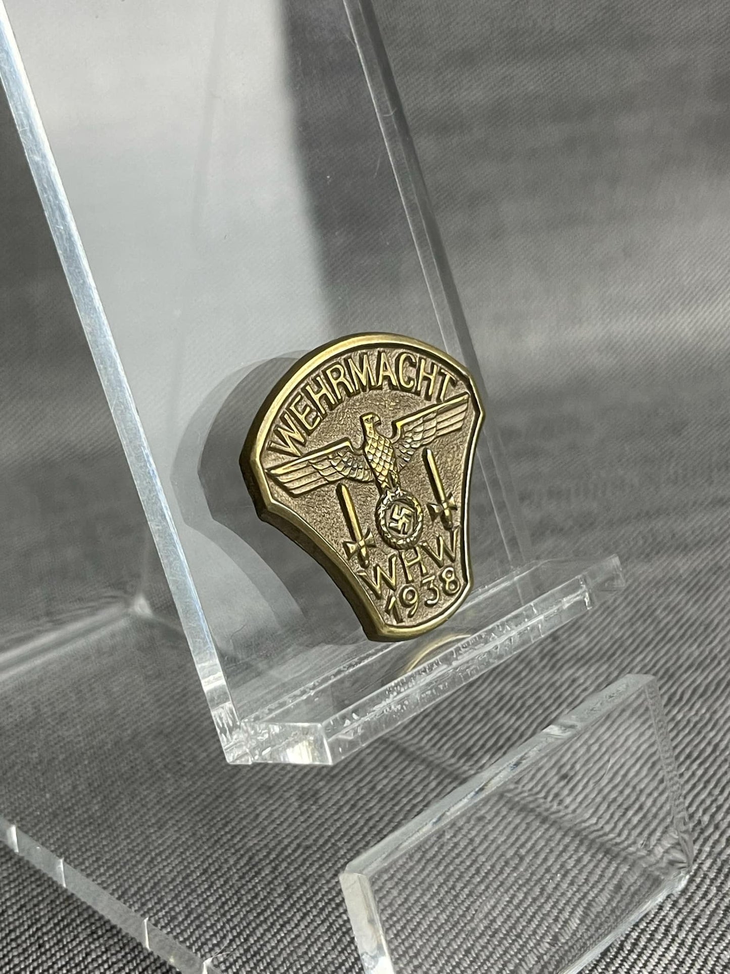 GERMAN WW2 1938 WEHRMACHT WHW DAY BADGE TINNIE RARE