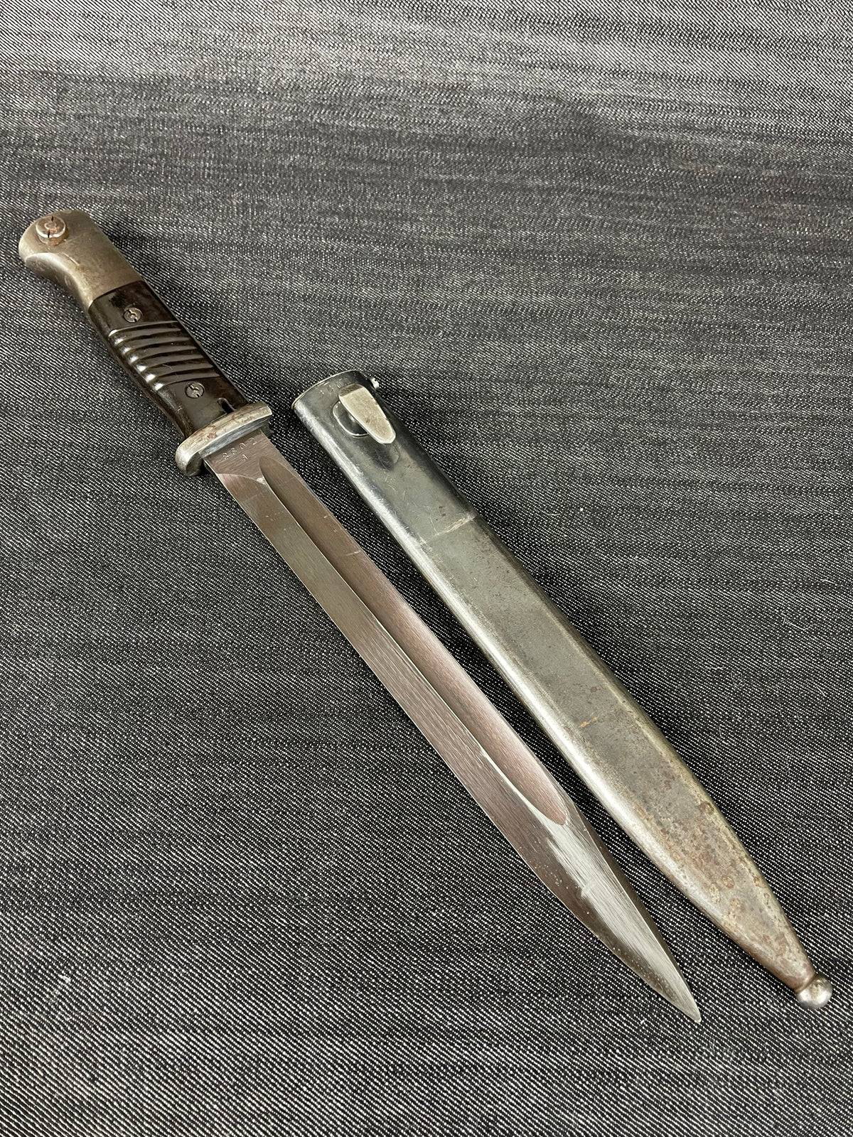 GERMAN WW2 MATCHING K98 S84/98 III PATTERN COMBAT BAYONET DDL 42 W/ RED HUE UNSHARPENED BLADE