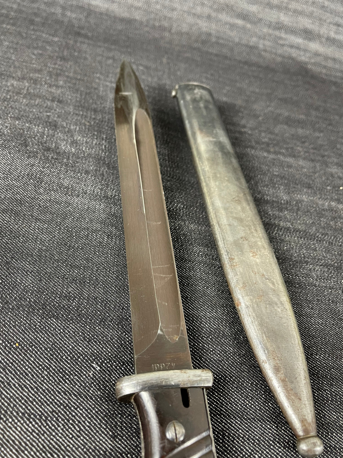 GERMAN WW2 MATCHING K98 S84/98 III PATTERN COMBAT BAYONET DDL 42 W/ RED HUE UNSHARPENED BLADE