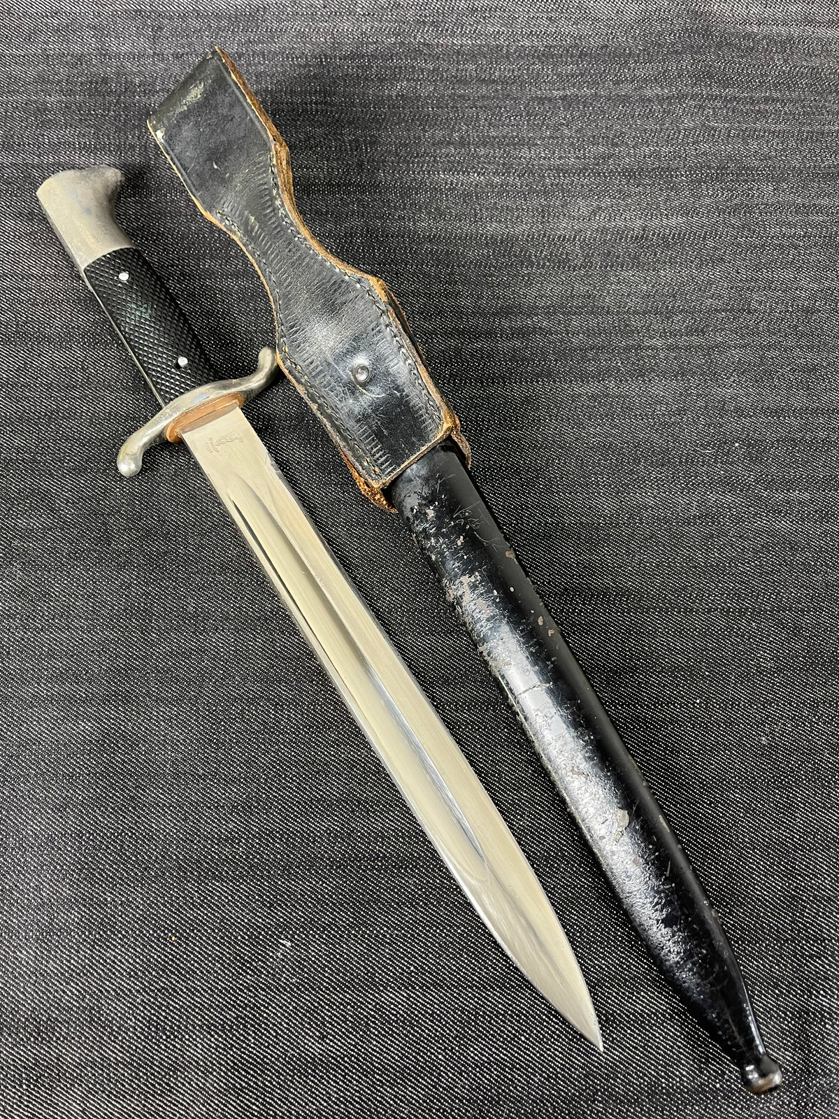 GERMAN WW2 FIREMAN DRESS BAYONET BY ANTON WINGEN, SOLINGEN W/ ORIGINAL FROG