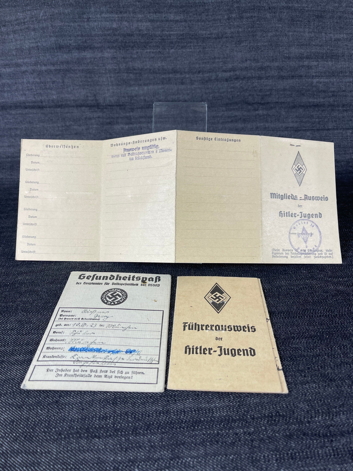 RARE GERMAN WW2 HJ HITLER JUGEND DOCUMENT GROUPING FUHRER & MITGLIEDS AUSWEIS, GEFUNDHEITSPASS DER NSDAP