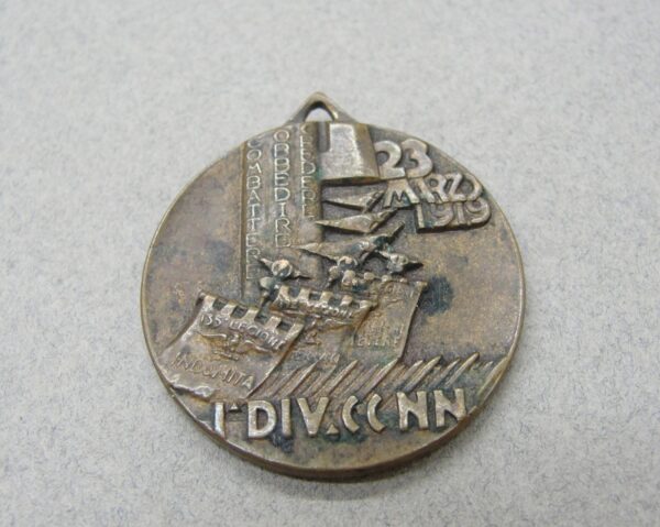 1st Div. CCNN IMPLACABLE Medal Italian Fascist Medal - Original German ...