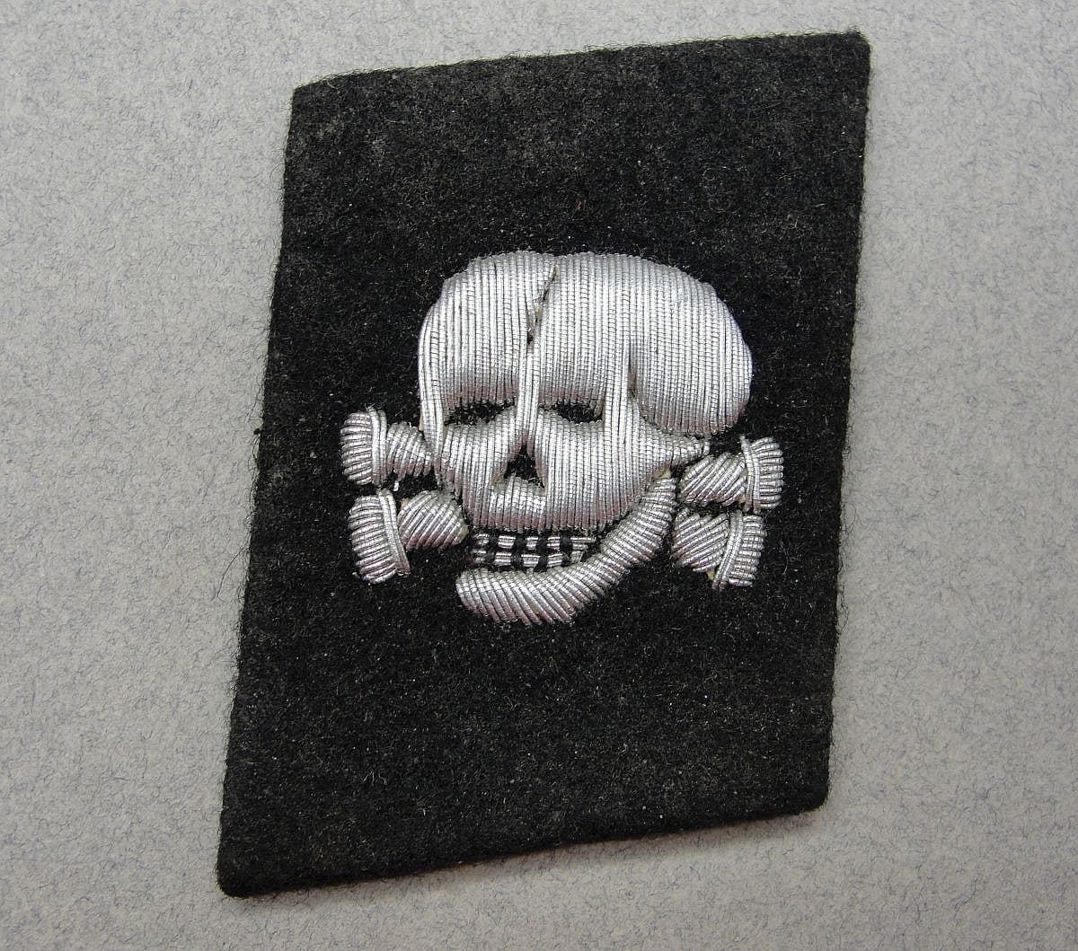 SS Totenkopfvervände (Death Head Units) Skull Collar Tab with SS/RZM Tag
