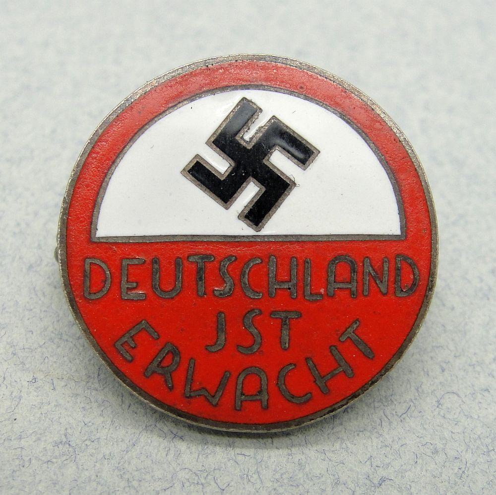 Deutschland Ist Erwacht Early Propaganda Badge