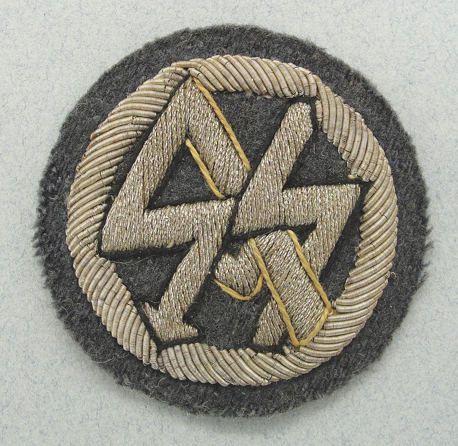 DLV SA- und SS-Fliegerstürme badge, Gold-Version.