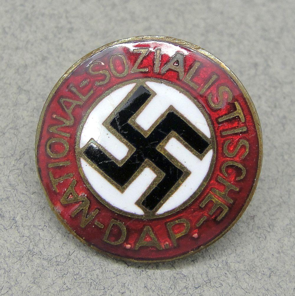 NSDAP Membership Badge by "REDO SAARIOUS GES. GESCH" - 18MM