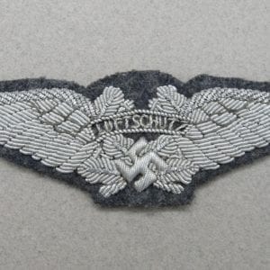 Luftschutz Leader's Cap Badge