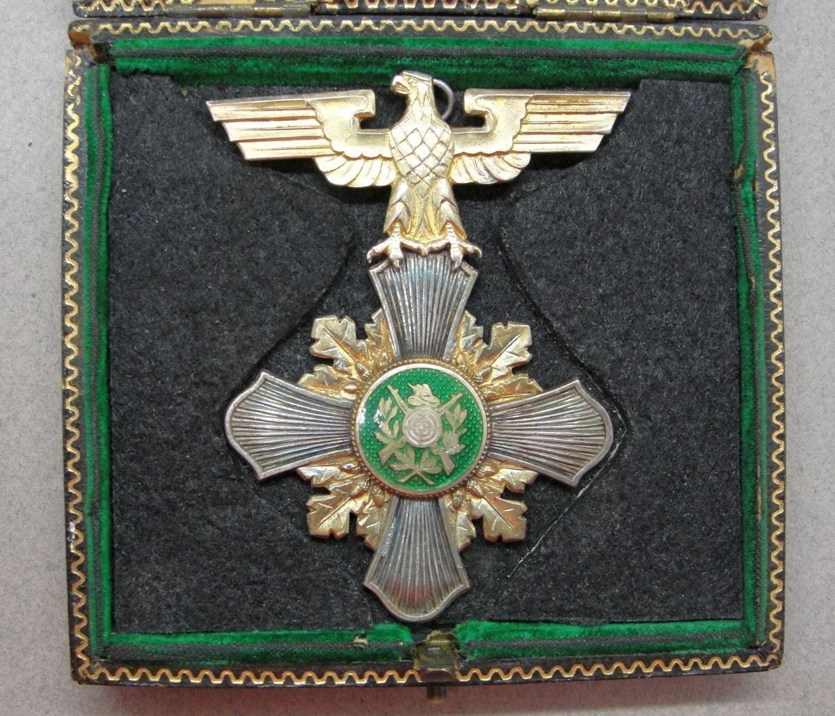 Third Reich "1936 King" Grand Prize Shooting Award - Silver