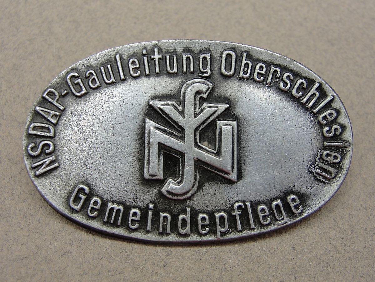 NSDAP Gauleitung Oberschleisen Gemeindepflege NSF Badge