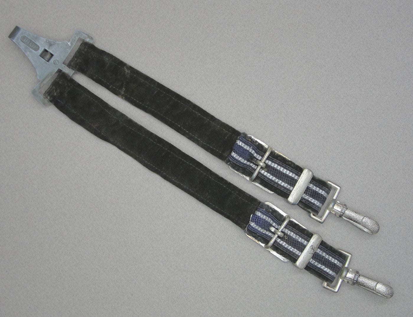 Luftwaffe Dagger Hangers