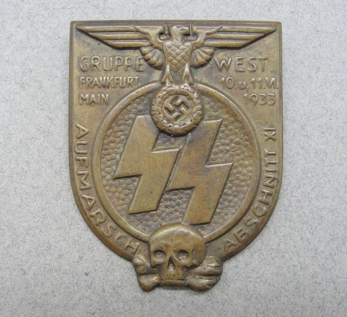 1933 SS "GRUPPE WEST FRANKFURT MAIN AUFMARSCH ABSCHNITT XI" Badge